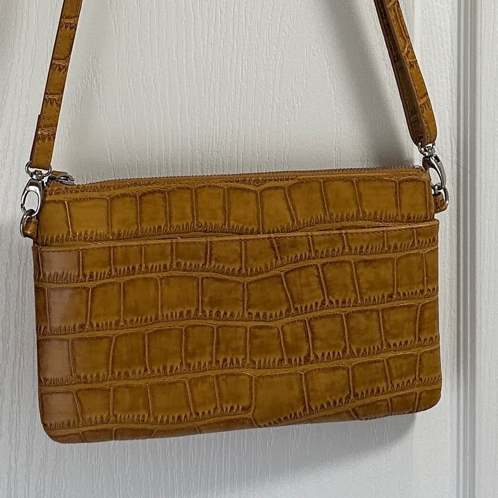 Banana Republic adjustable crossbody bag with wristlet attachment